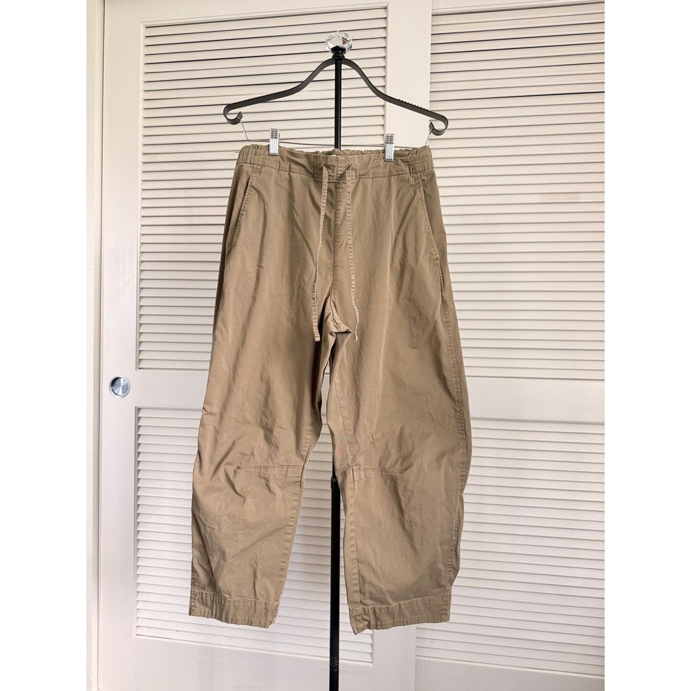 Everlane Utility Pant in a versatile olive green